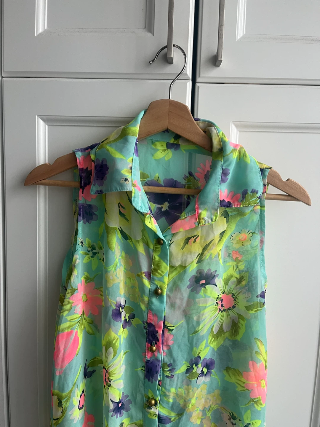 Floral Sleeveless Collared Blouse