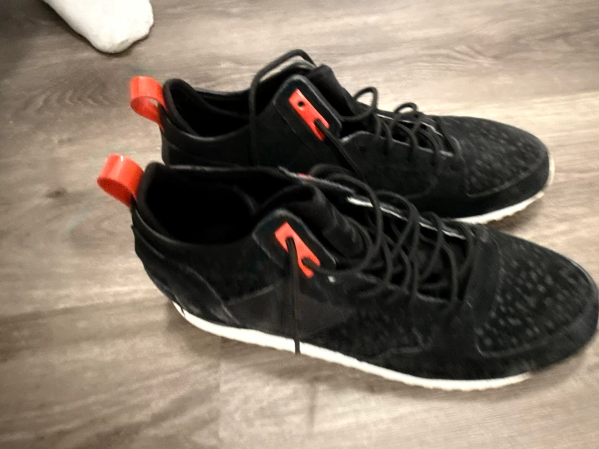 Adidas Originals Black and Red Sneakers - photo 2