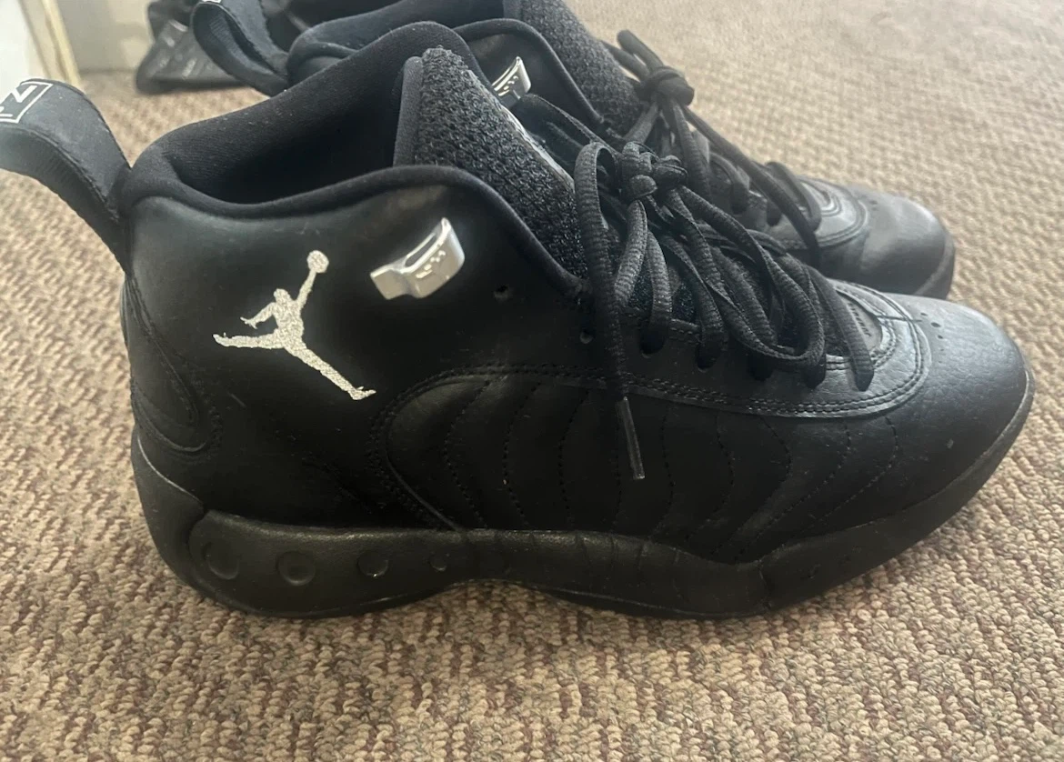 Jordan Jumpman Shoes (8.5) - photo 3