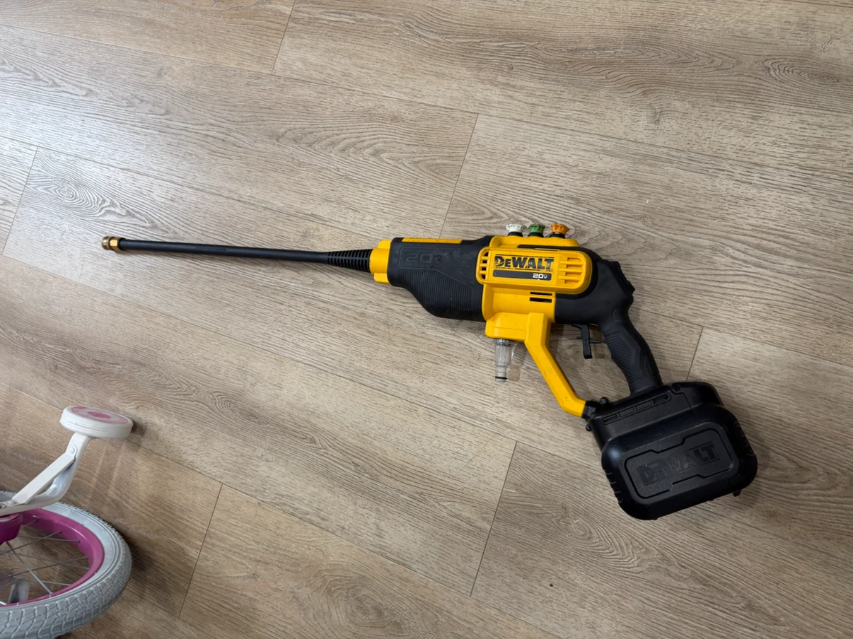 DeWalt DCPW550 20V Power Cleaner - photo 2