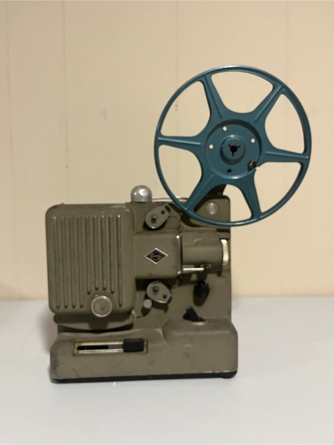 Vintage Eumig P8 8mm Movie Projector - photo 3