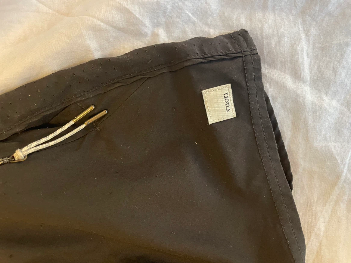 Vuori Performance Shorts - Black - Small - photo 2