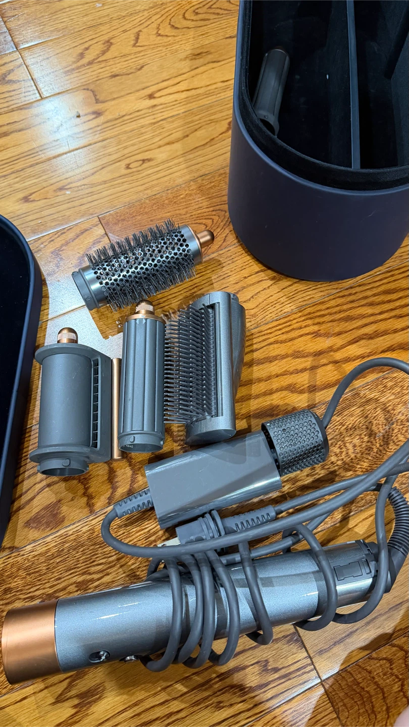 Dyson Airwrap Multi-Styler with Attachments