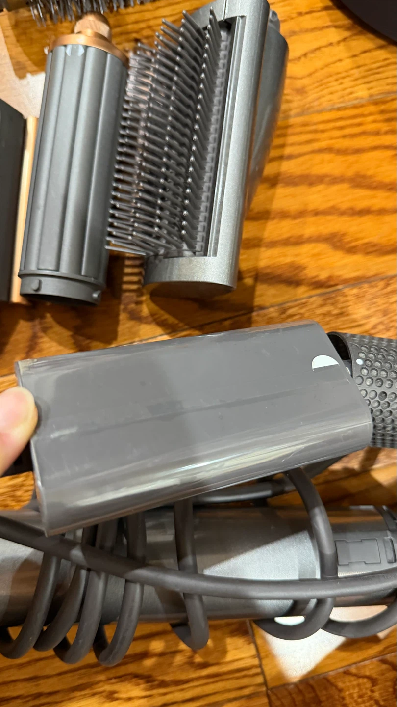 Dyson Airwrap Multi-Styler with Attachments - photo 3