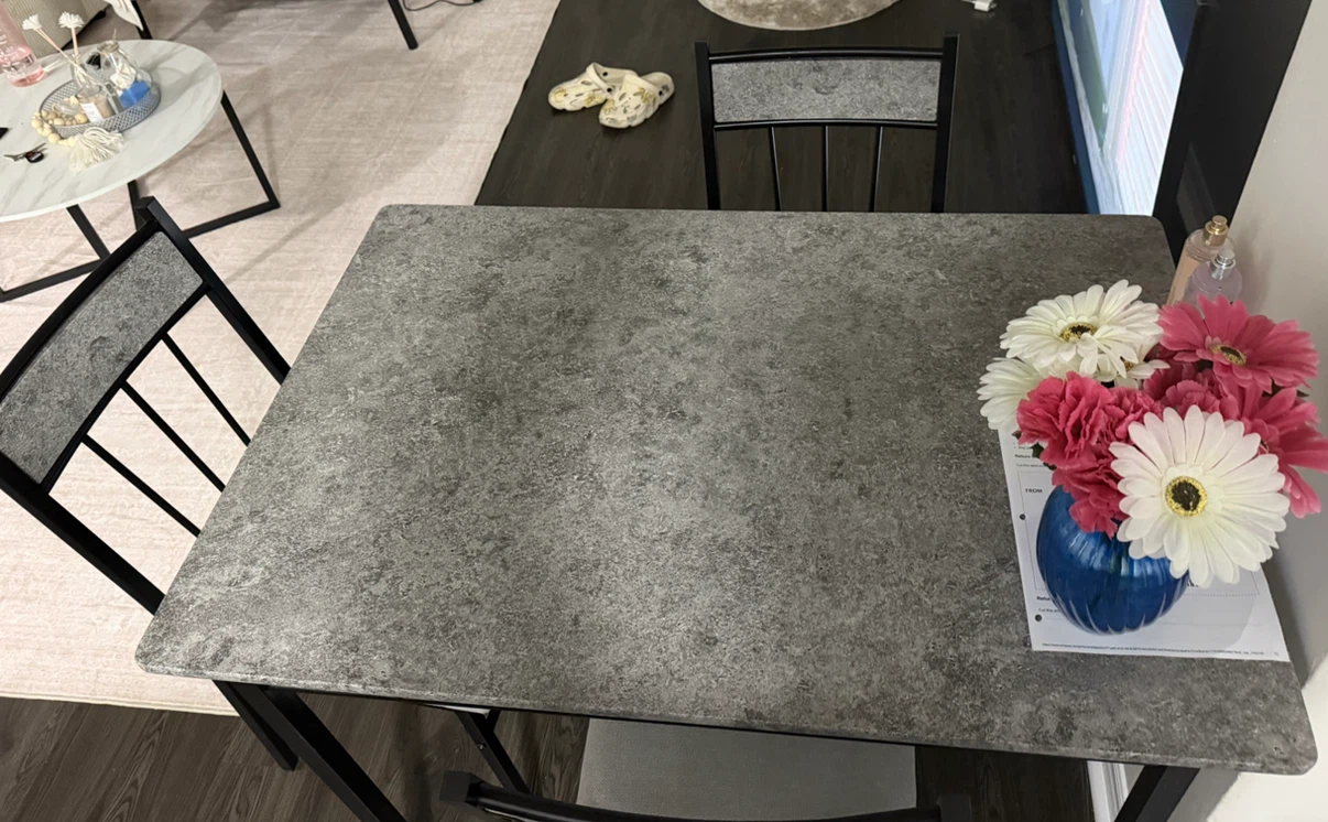 Dining table and chair set