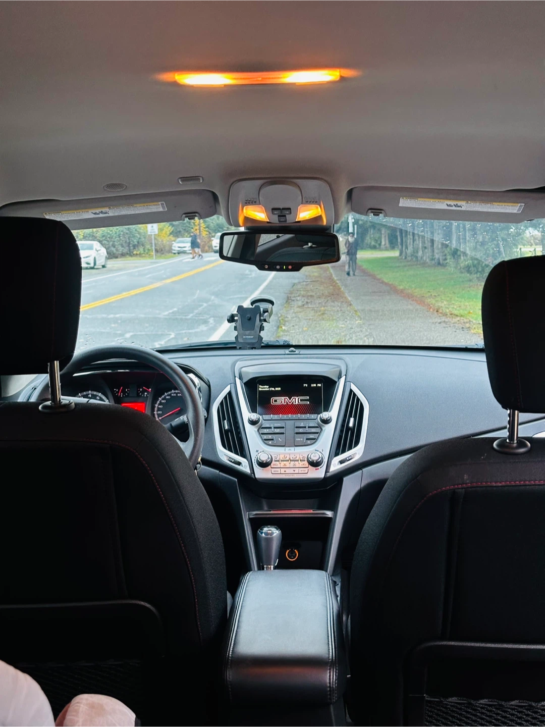Car - photo 2