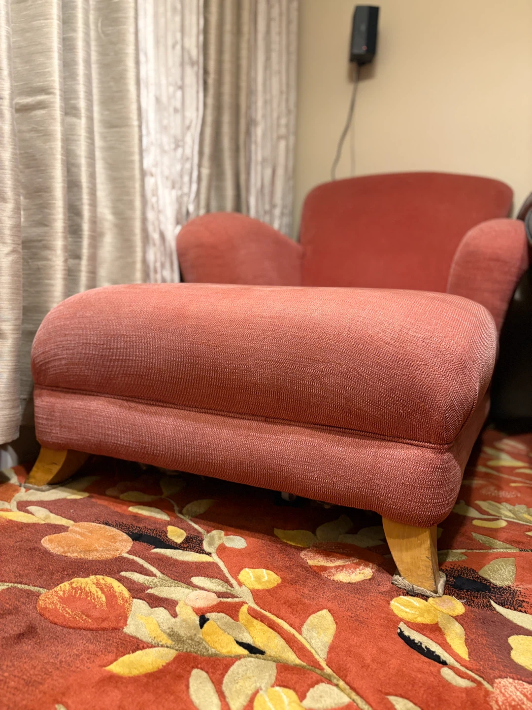 Coral pink chaise lounge chair - photo 2