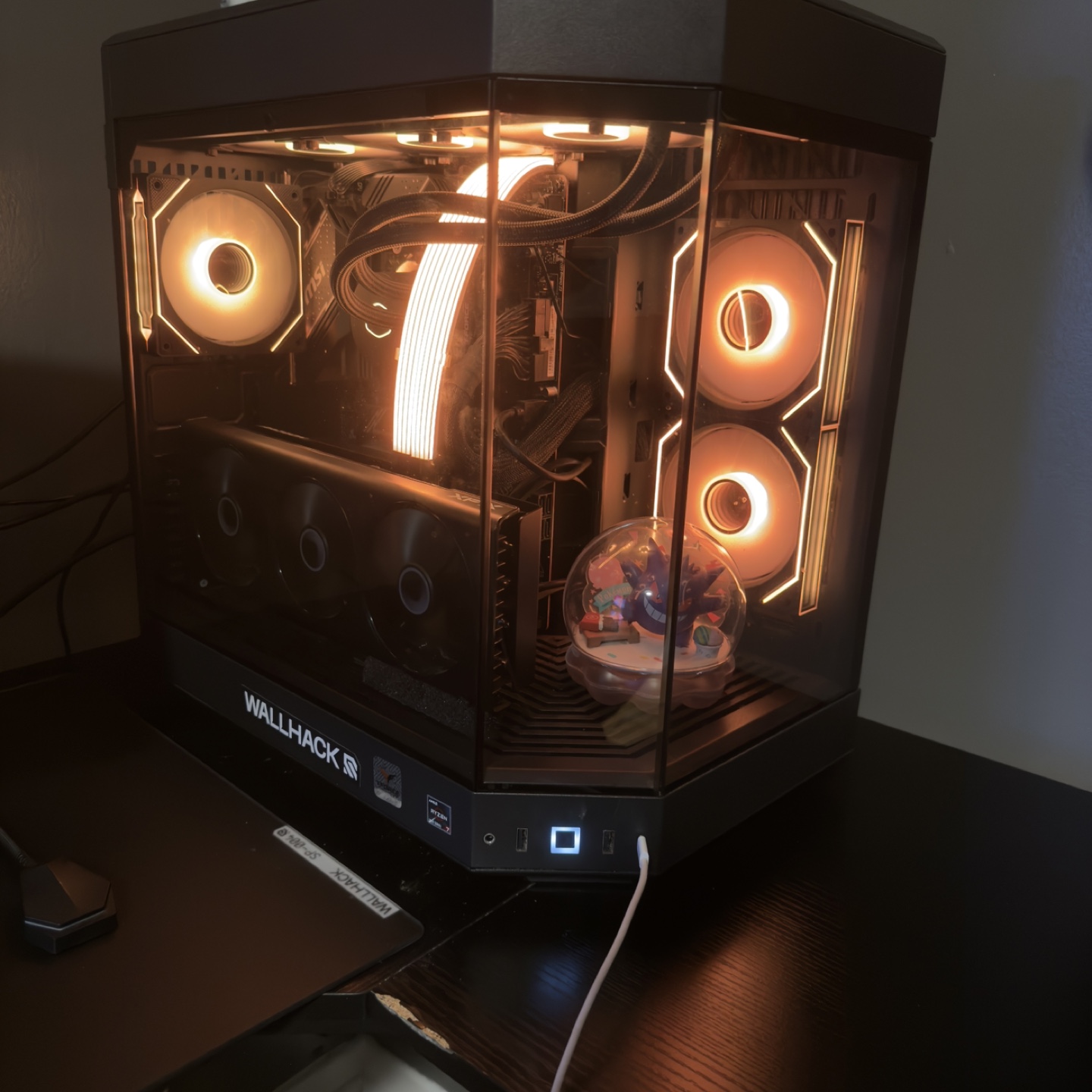 hyte y60 pc case ( no parts included only case)