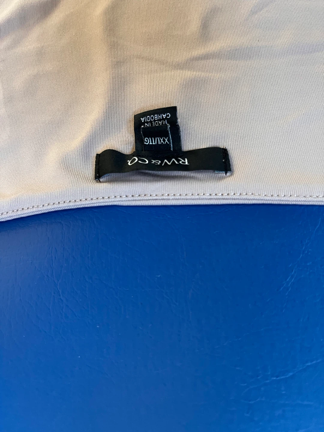 Two RW&CO sleeveless tops - photo 3