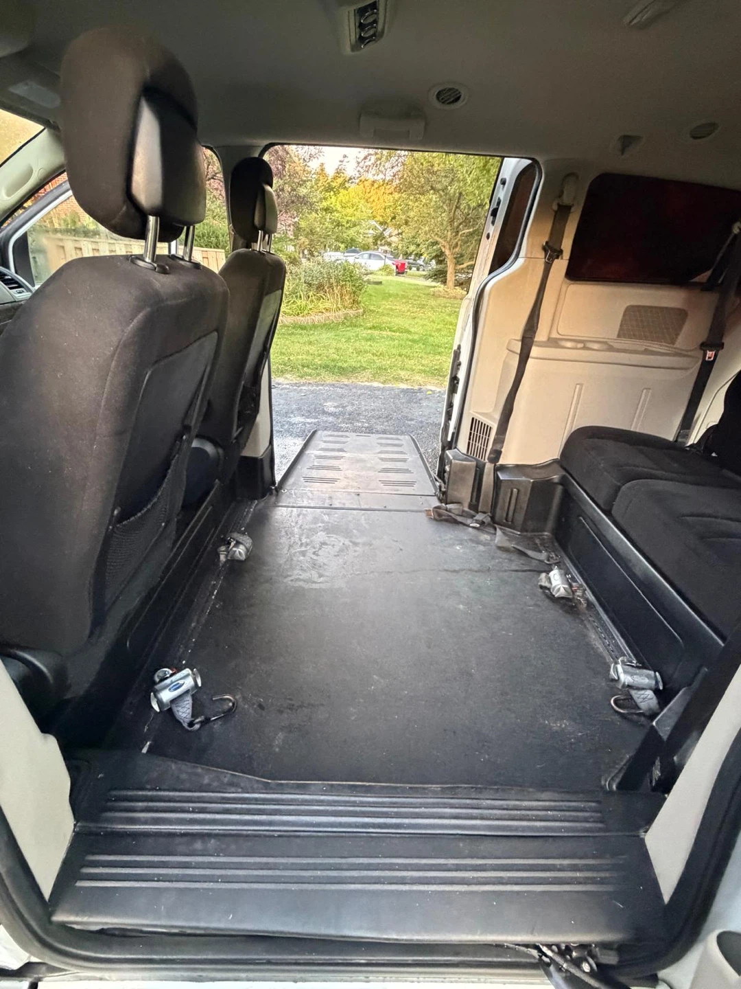 2015 Wheelchair-Accessible Dodge Caravan - photo 4