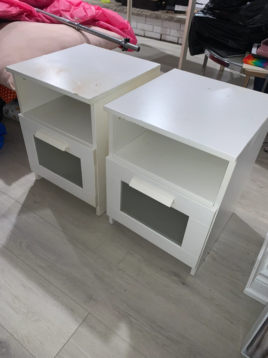 Set of two white nightstands