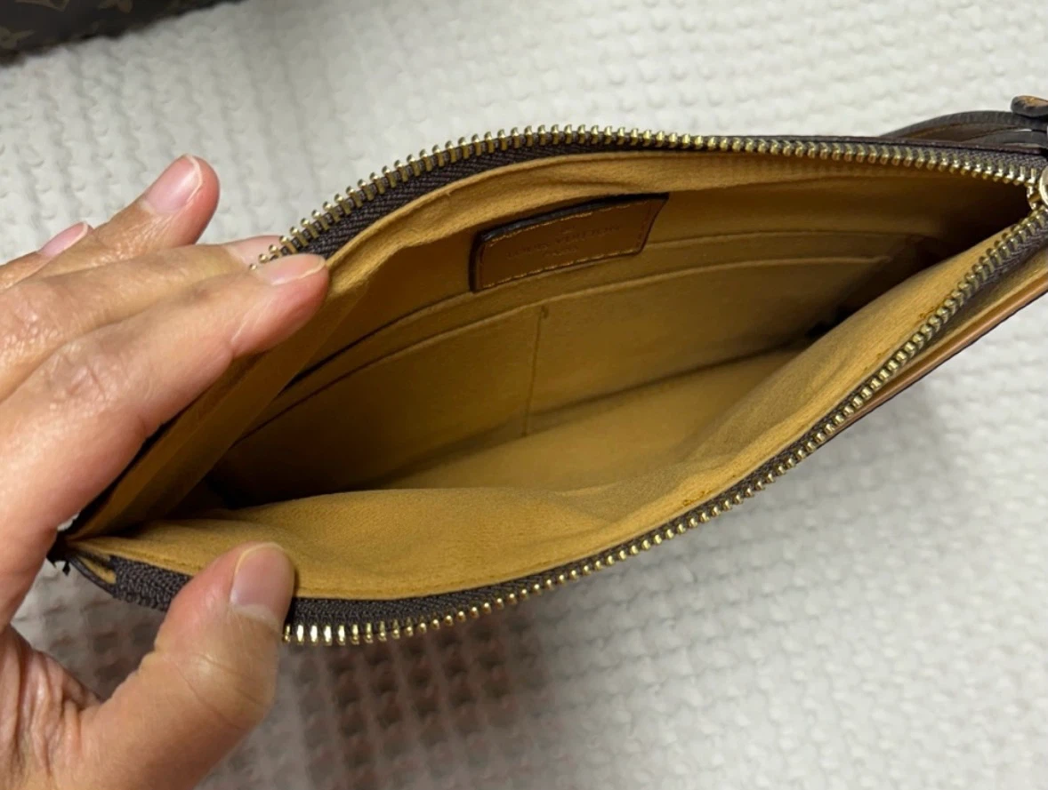 Louis Vuitton Monogram Pouch - photo 2