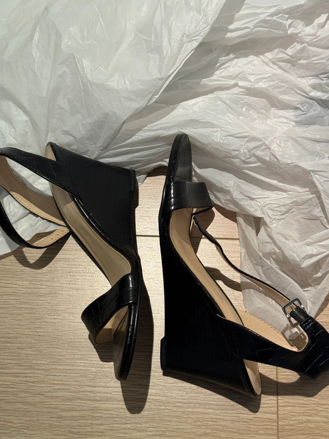 Nine West black croc-embossed wedge sandals - photo 3