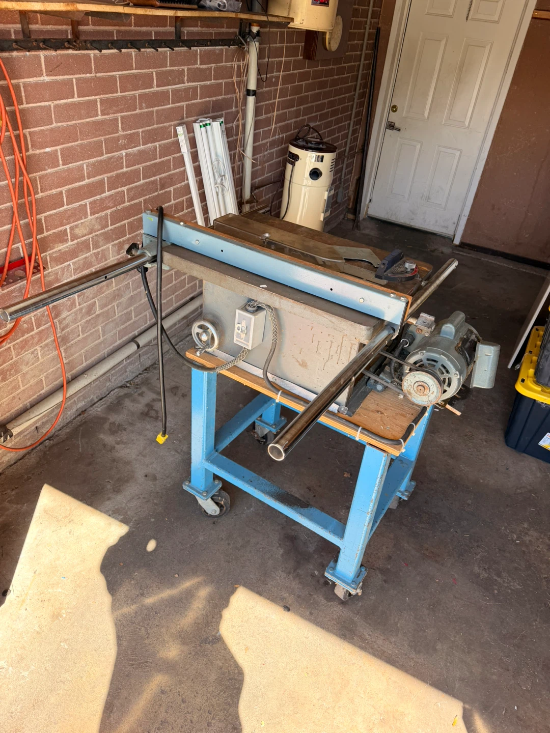 Table Saw with Stand