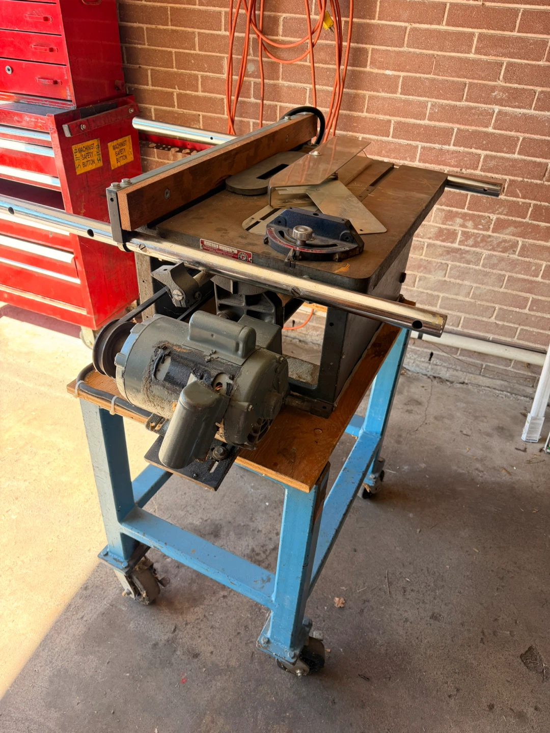 Table Saw with Stand - photo 2