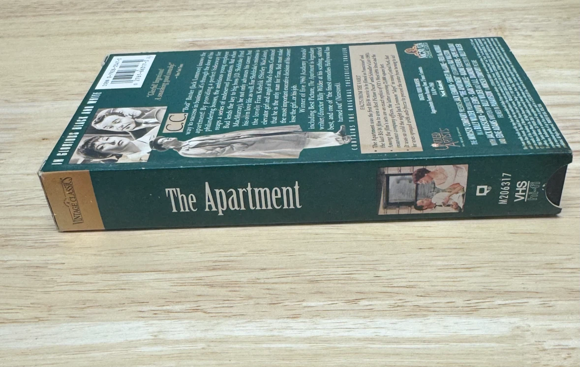 The Apartment VHS - photo 4