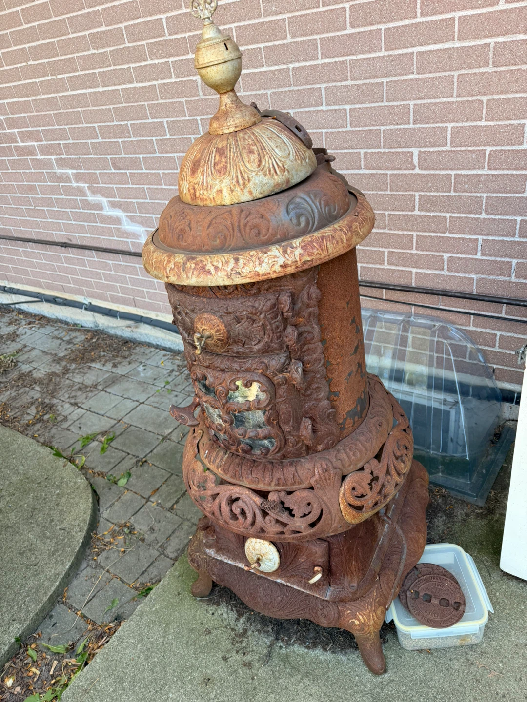 Antique Royal Oak Cast Iron Stove