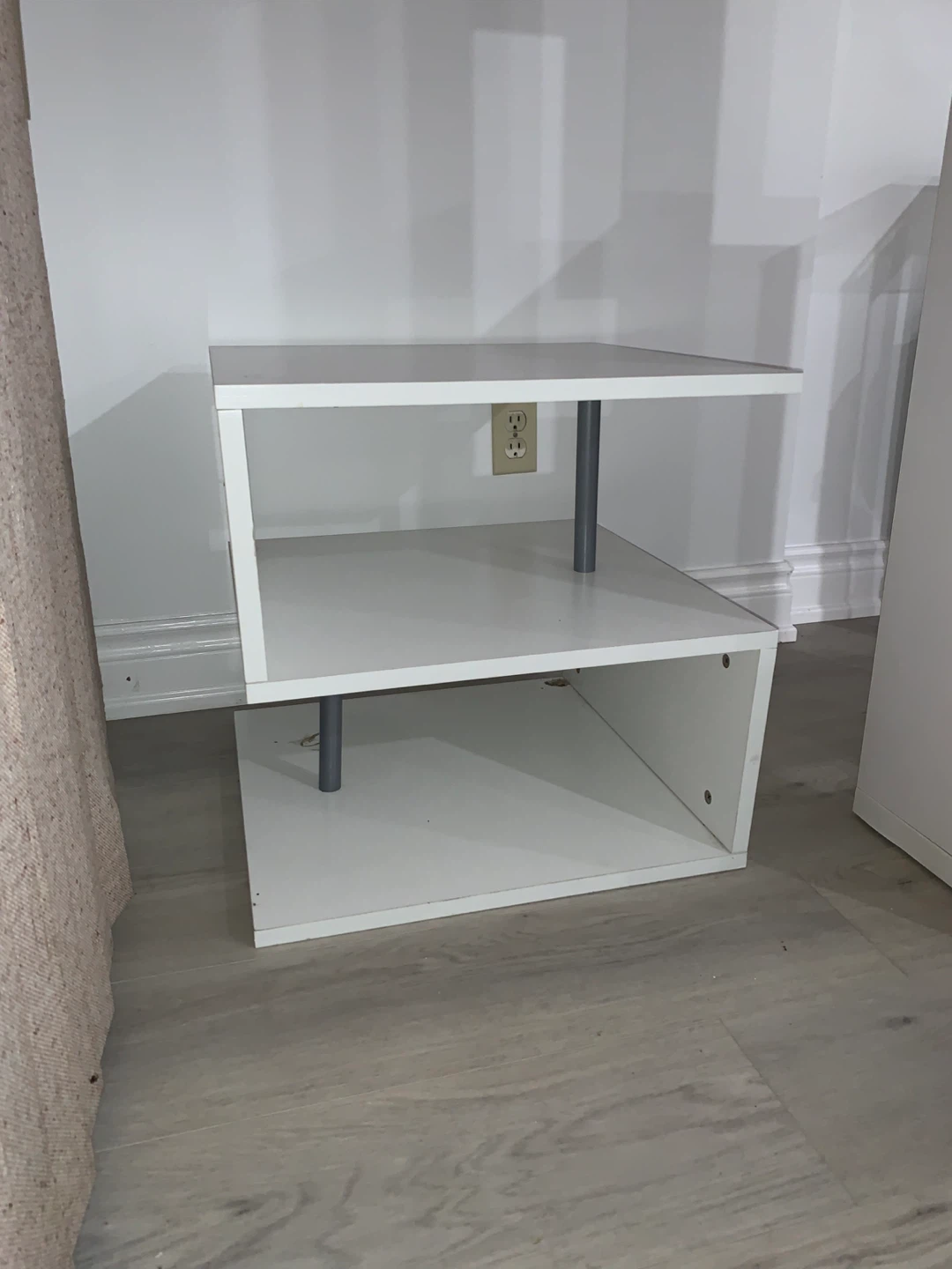 White Modern Side Table - photo 3