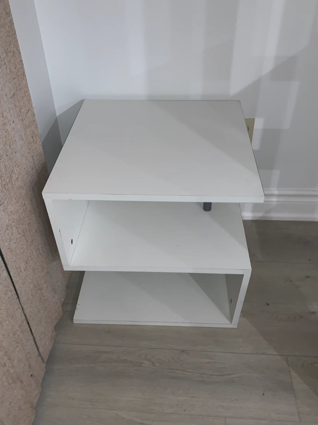 White Modern Side Table - photo 4