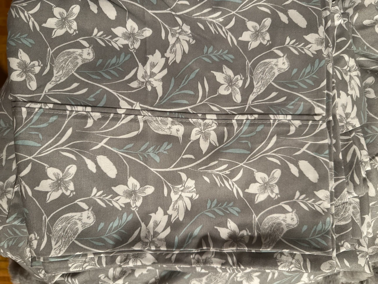 Queen Sheet Set . Free - photo 2