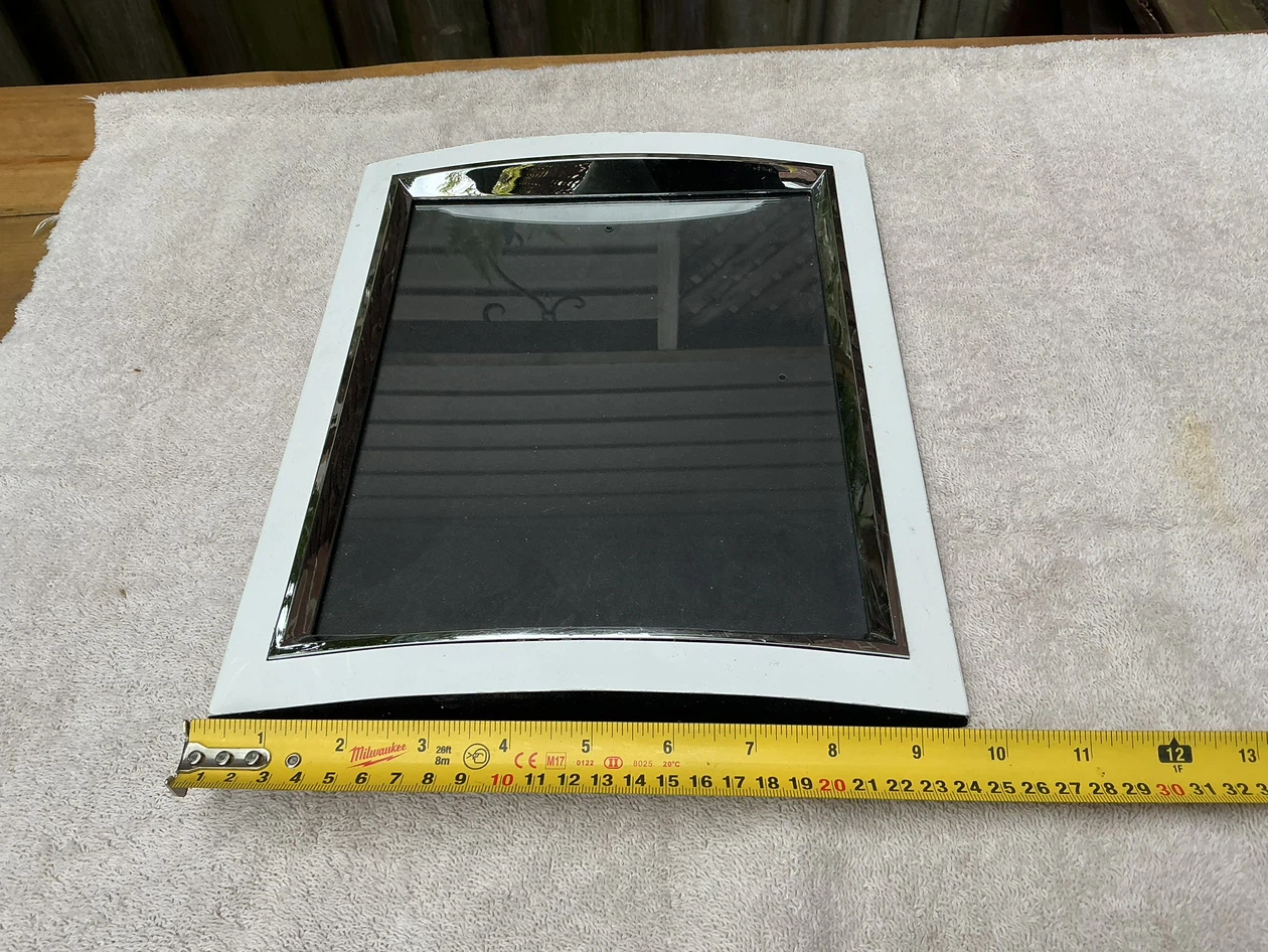 New Splash Int'l Modern Picture Frame !