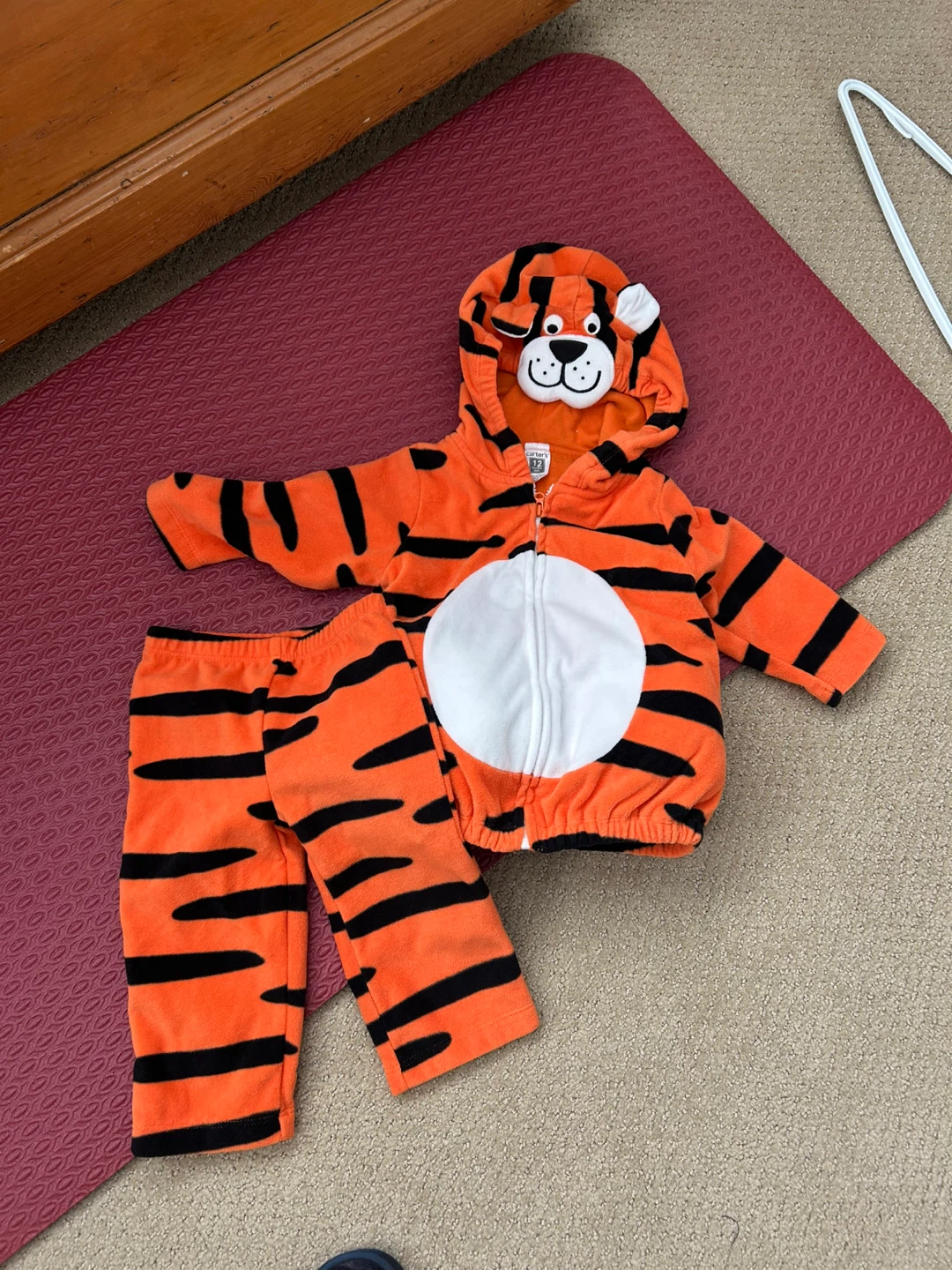 ADORABLE SIZE 12 MONTH HALLOWEEN COSTUME (READ LISTING)