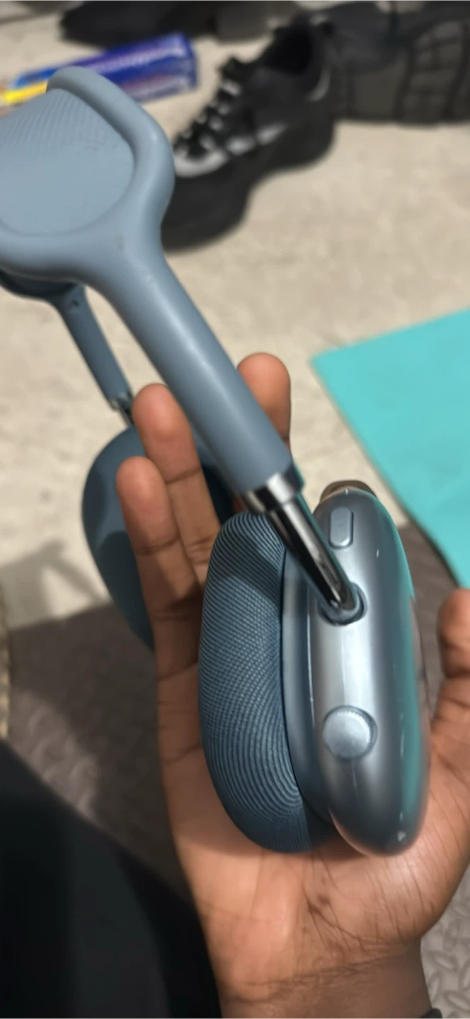 Apple AirPods Max Sky Blue