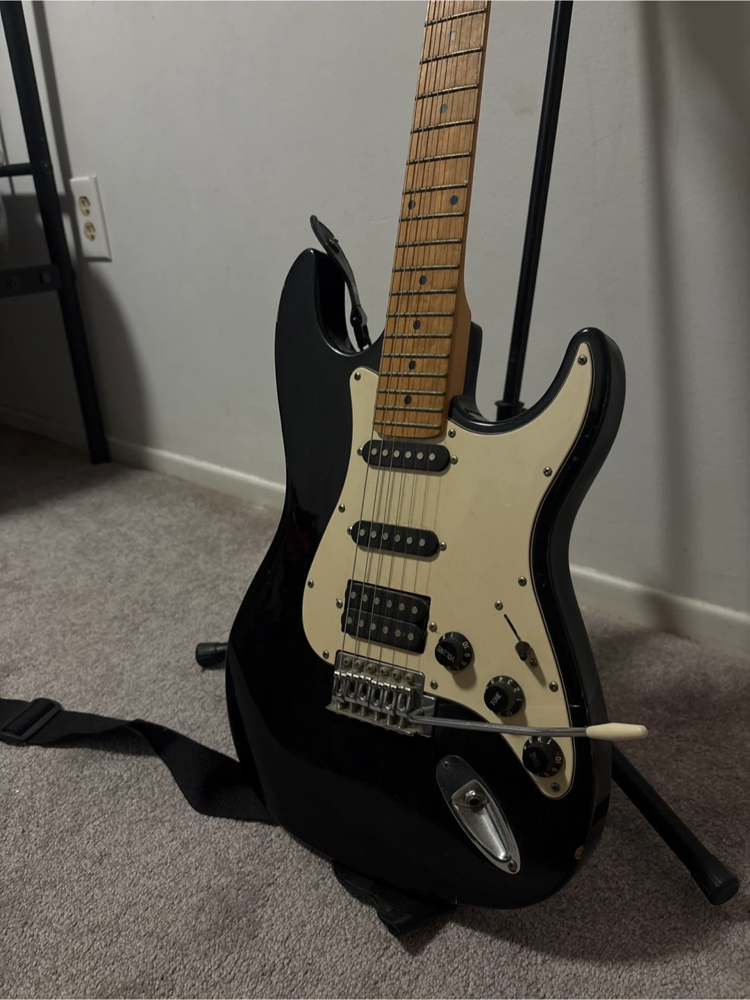 Rocker Music Tools Electric Guitar - photo 2