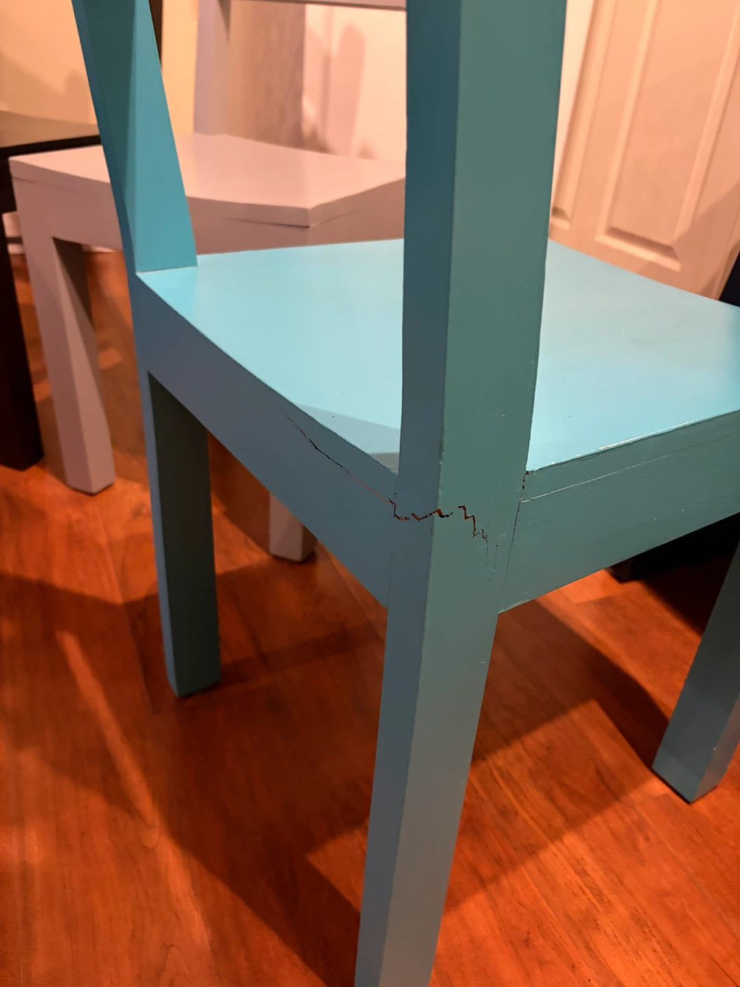 Set of 4 Painted Wooden Chairs with Metal Detail - photo 3