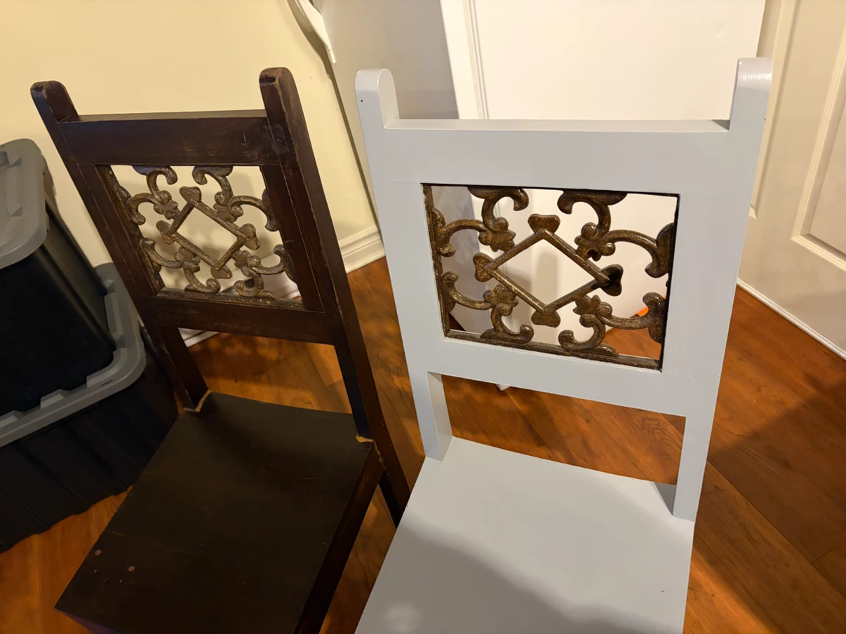 Set of 4 Painted Wooden Chairs with Metal Detail - photo 4