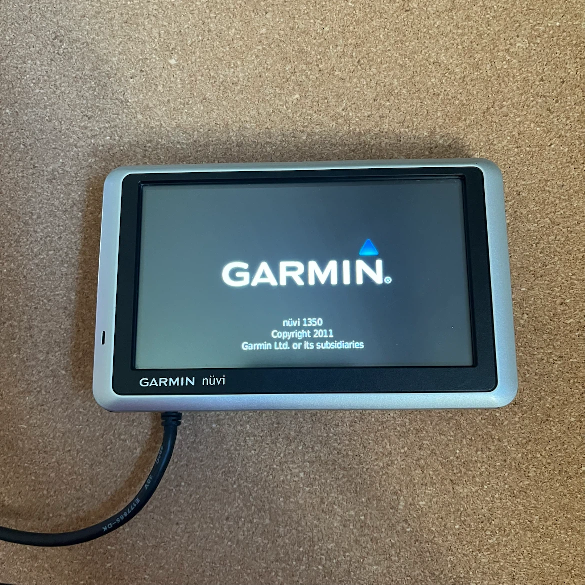 Garmin Nuvi 1350 GPS w/ Mount and Charger