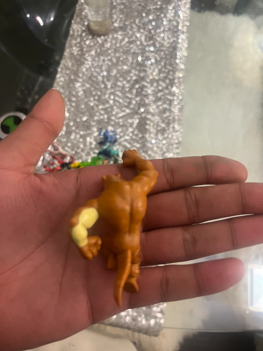 Ben 10 Humungousaur Action Figure - photo 3