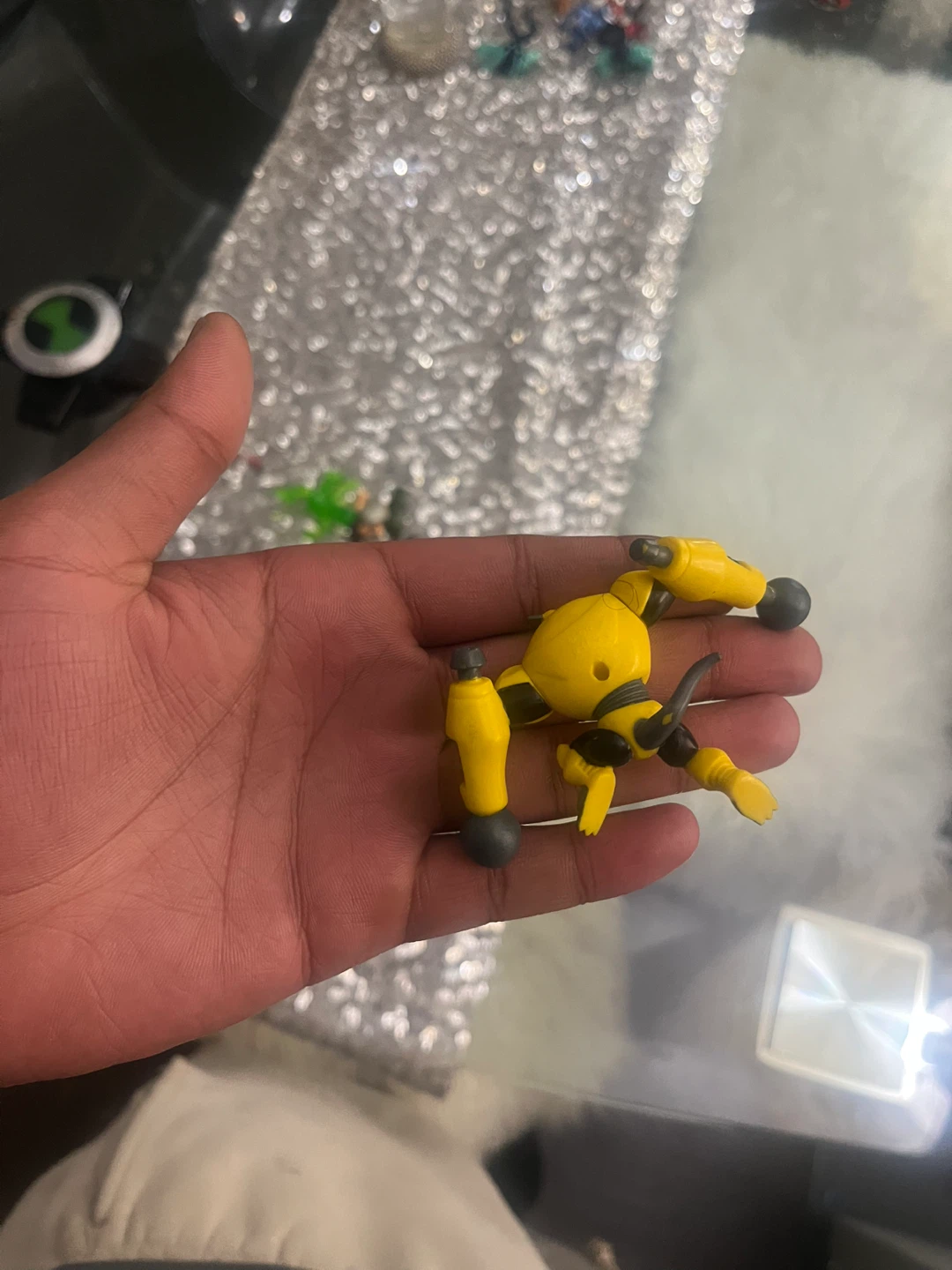 Ben 10 Wreckingbolt Action Figure - photo 2