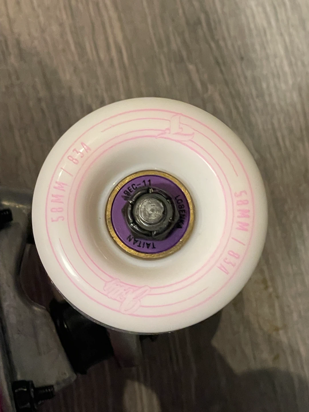 Custom-made pink monster skateboard - photo 2