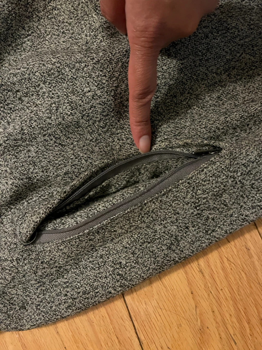 Roots Grey Sweatpants men size small - photo 4