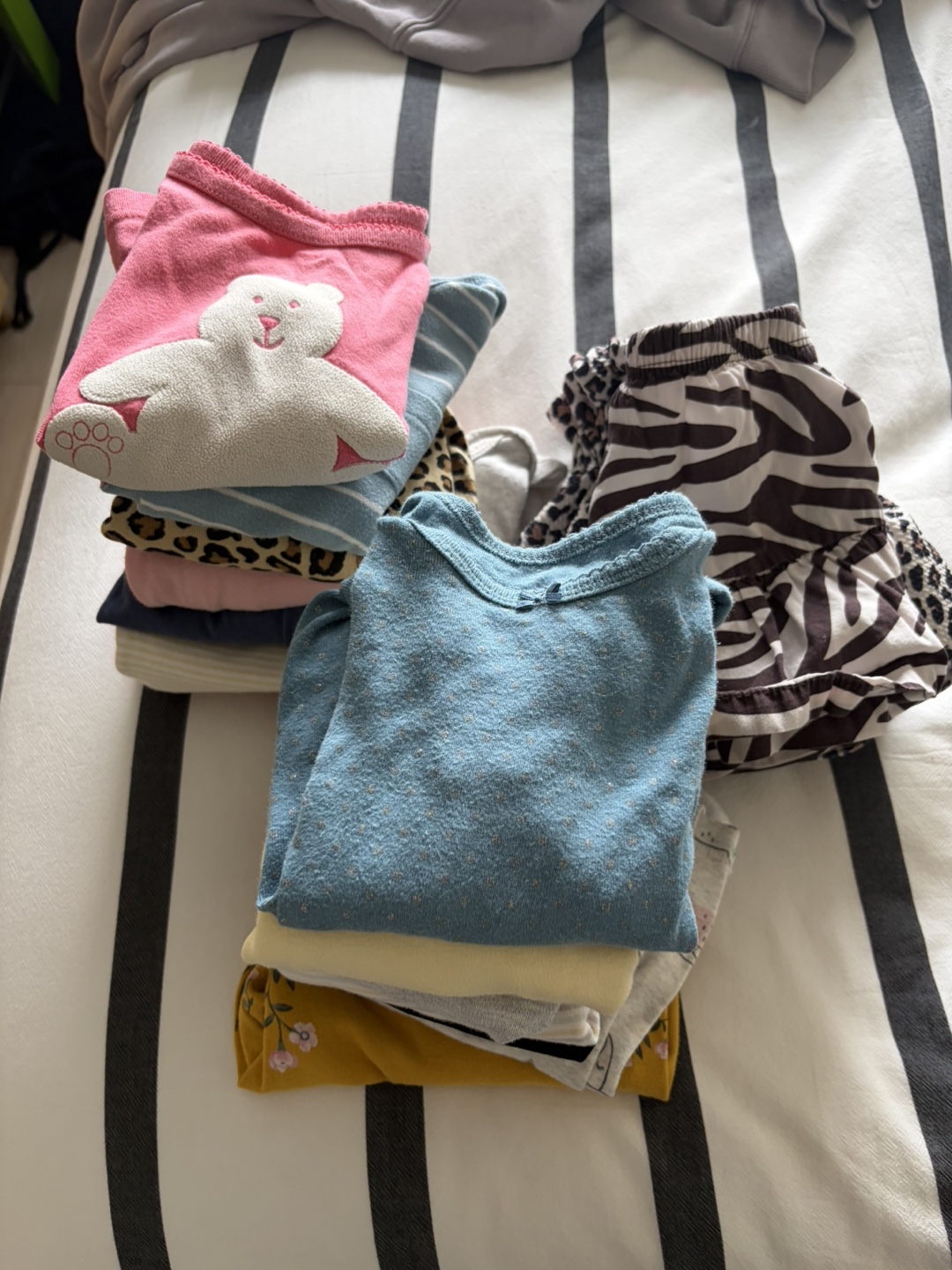 Toddler clothing bundle