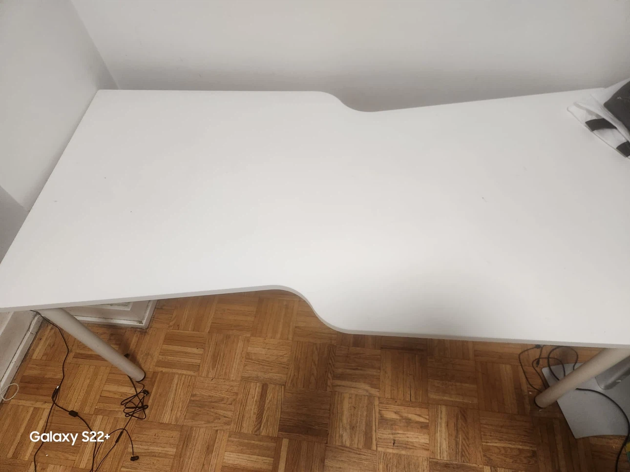 IKEA Bekant White Sit/Stand Desk - photo 2