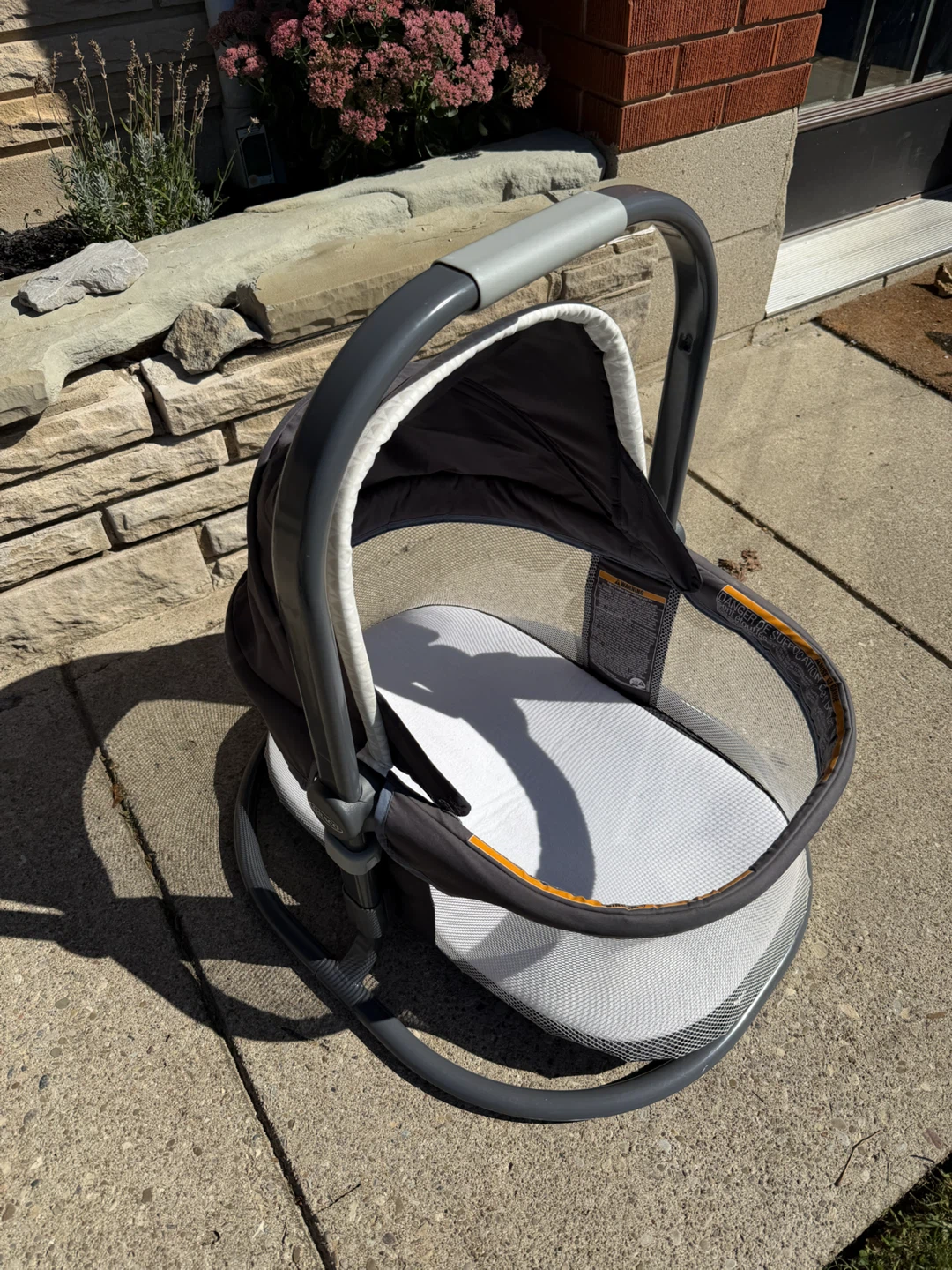 Graco travel bassinet - photo 2