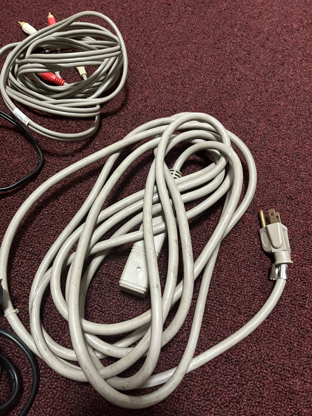 Assorted cables, hardware,and home accessories lot - photo 5