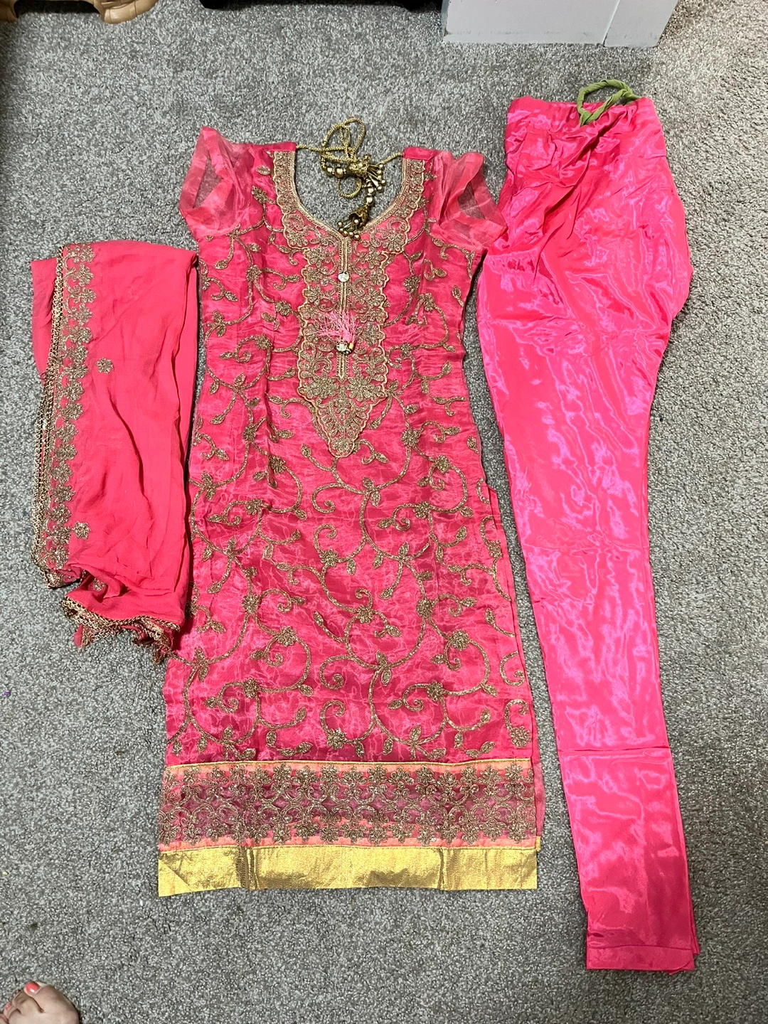 Three-piece South Asian suit set - photo 2