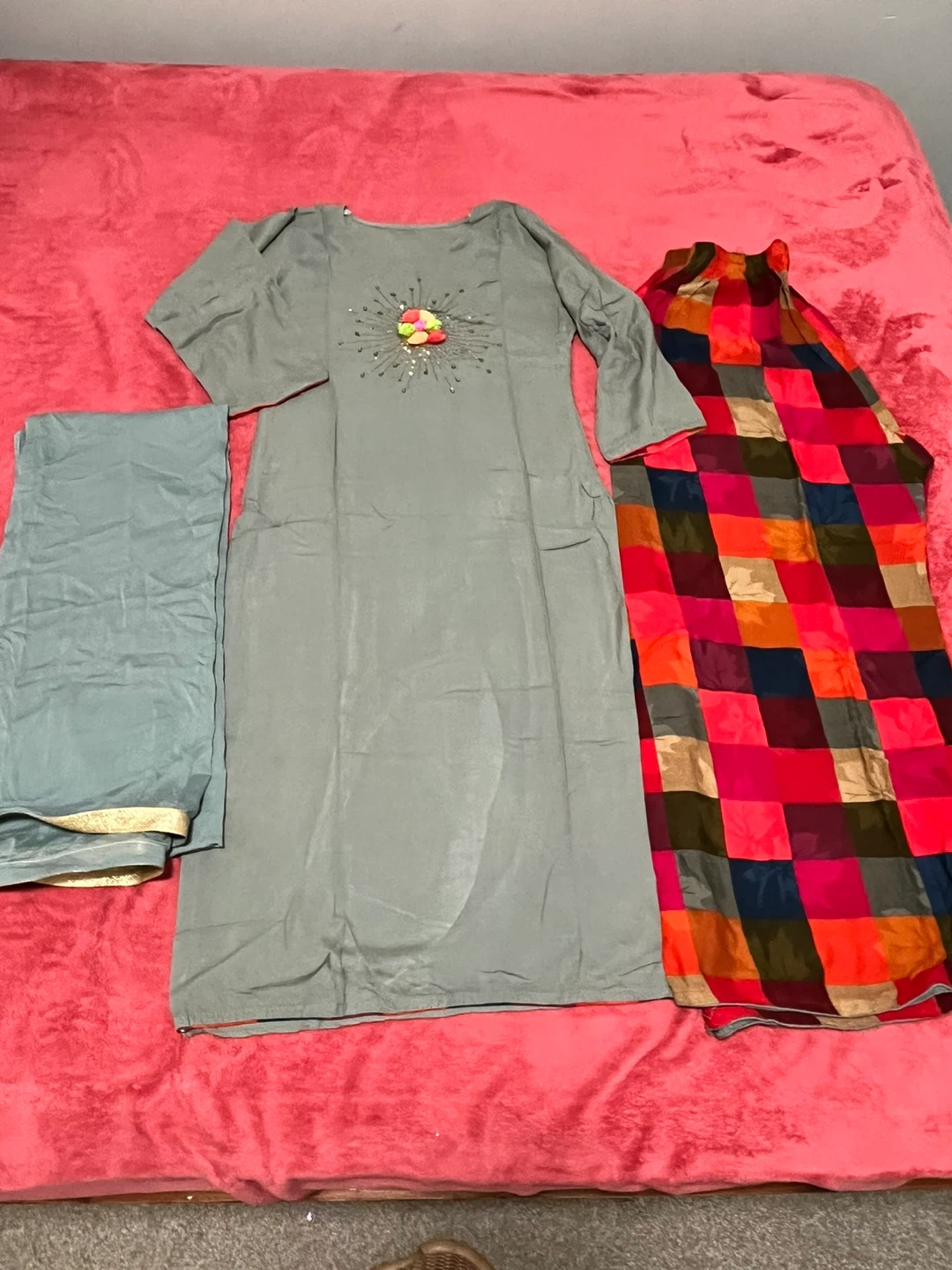 Three-piece South Asian suit set - photo 5