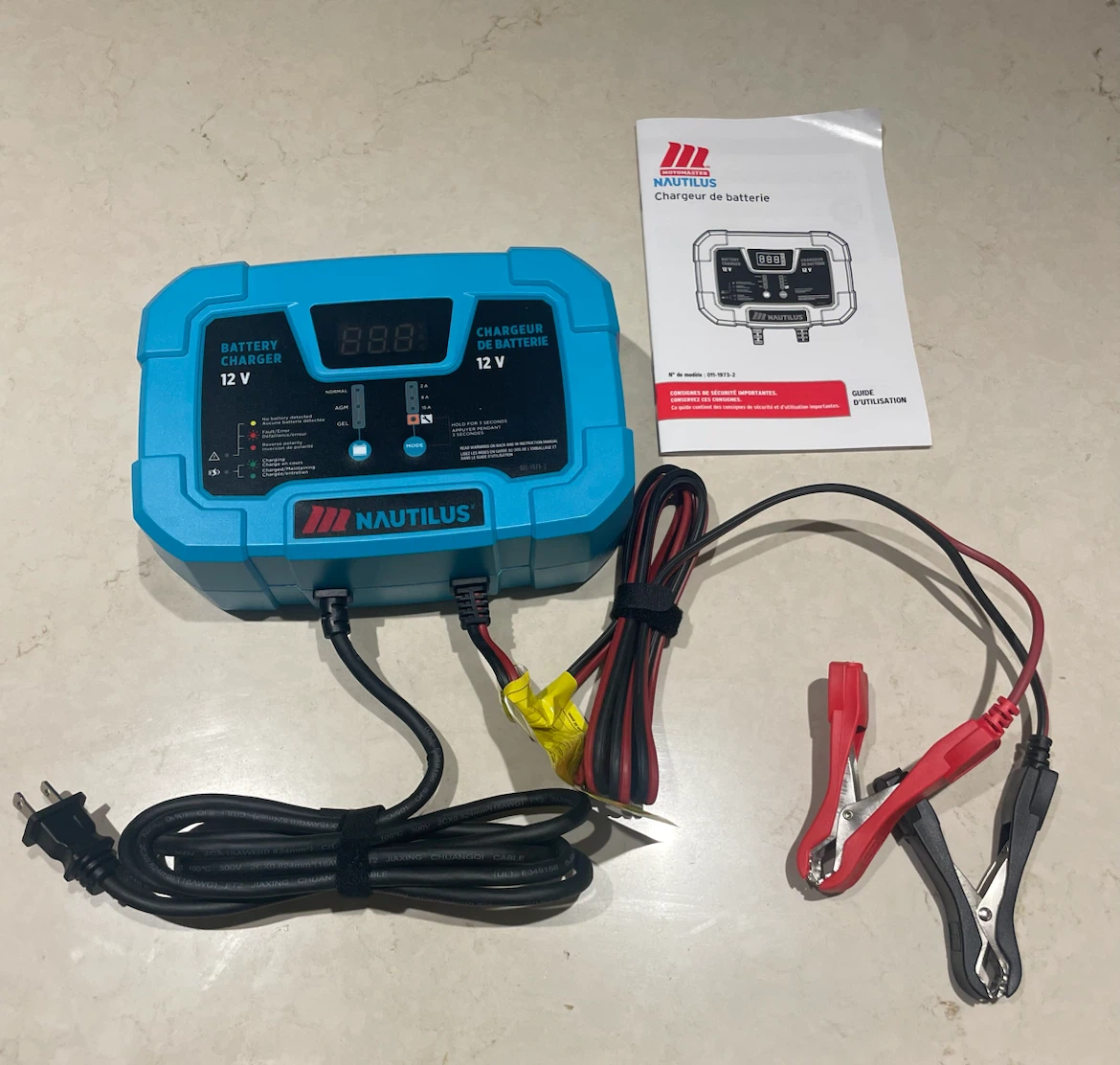 Motomaster Nautlius Battery Charger 15/8/2A
