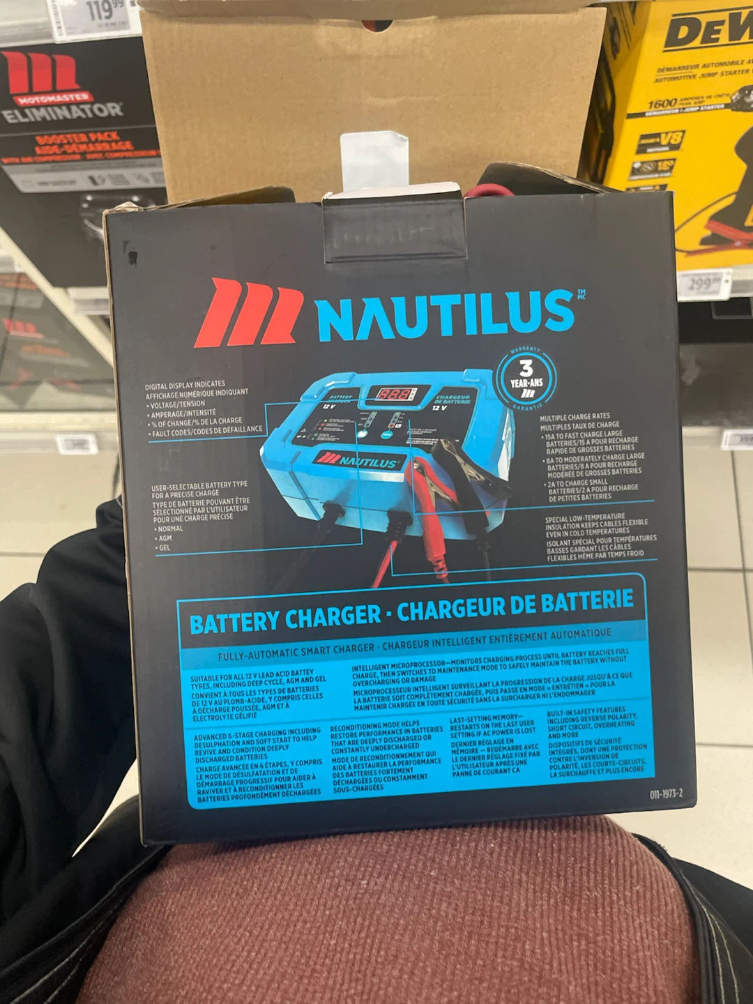 Motomaster Nautlius Battery Charger 15/8/2A - photo 4