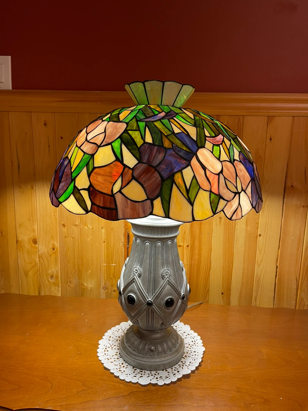 A large gorgeous Tiffany Style stained glass table lamp