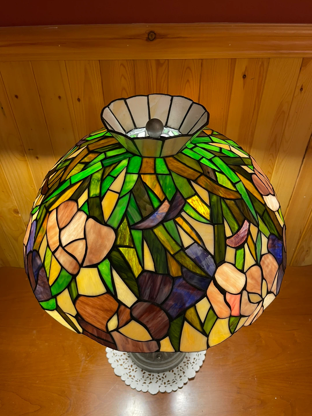 A large gorgeous Tiffany Style stained glass table lamp - photo 4