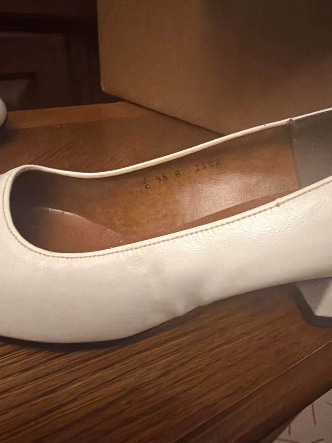 Aggies Moda Italiano Cream Heels - photo 3