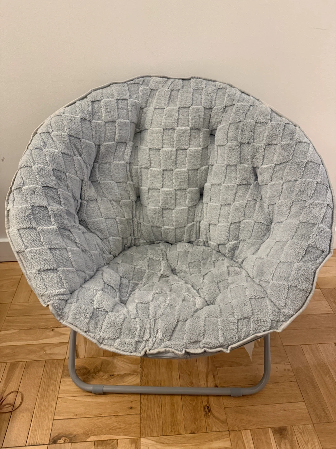 Light Gray Textured Saucer Chair