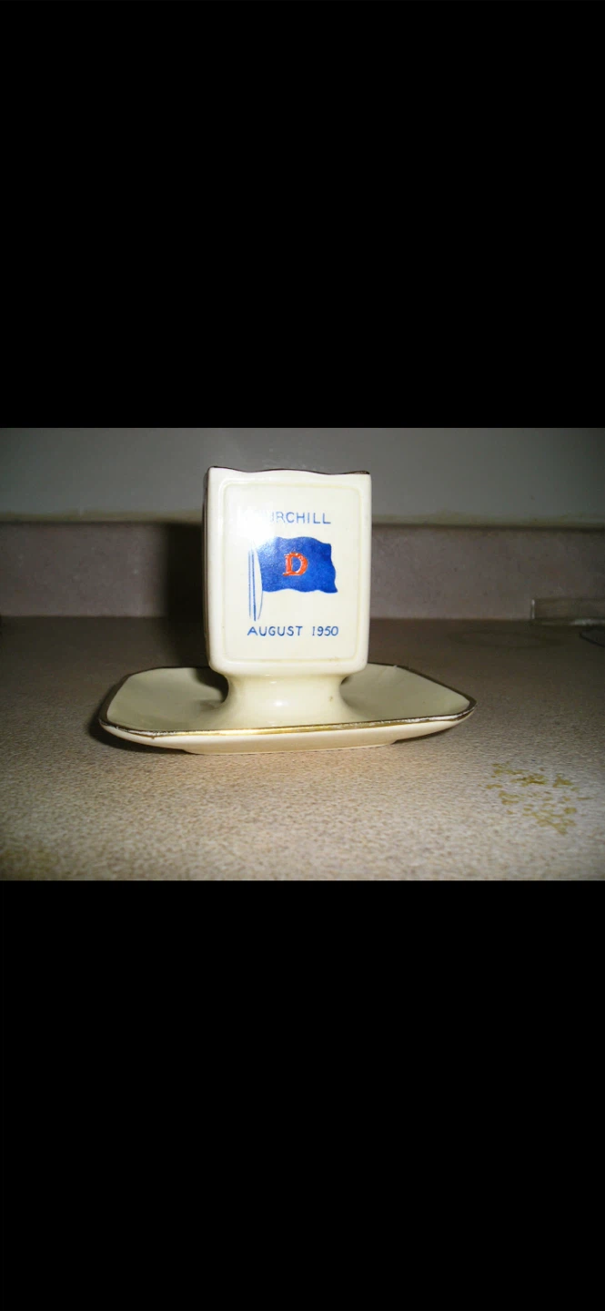 1950 Churchill commemorative porcelain match holder - photo 3
