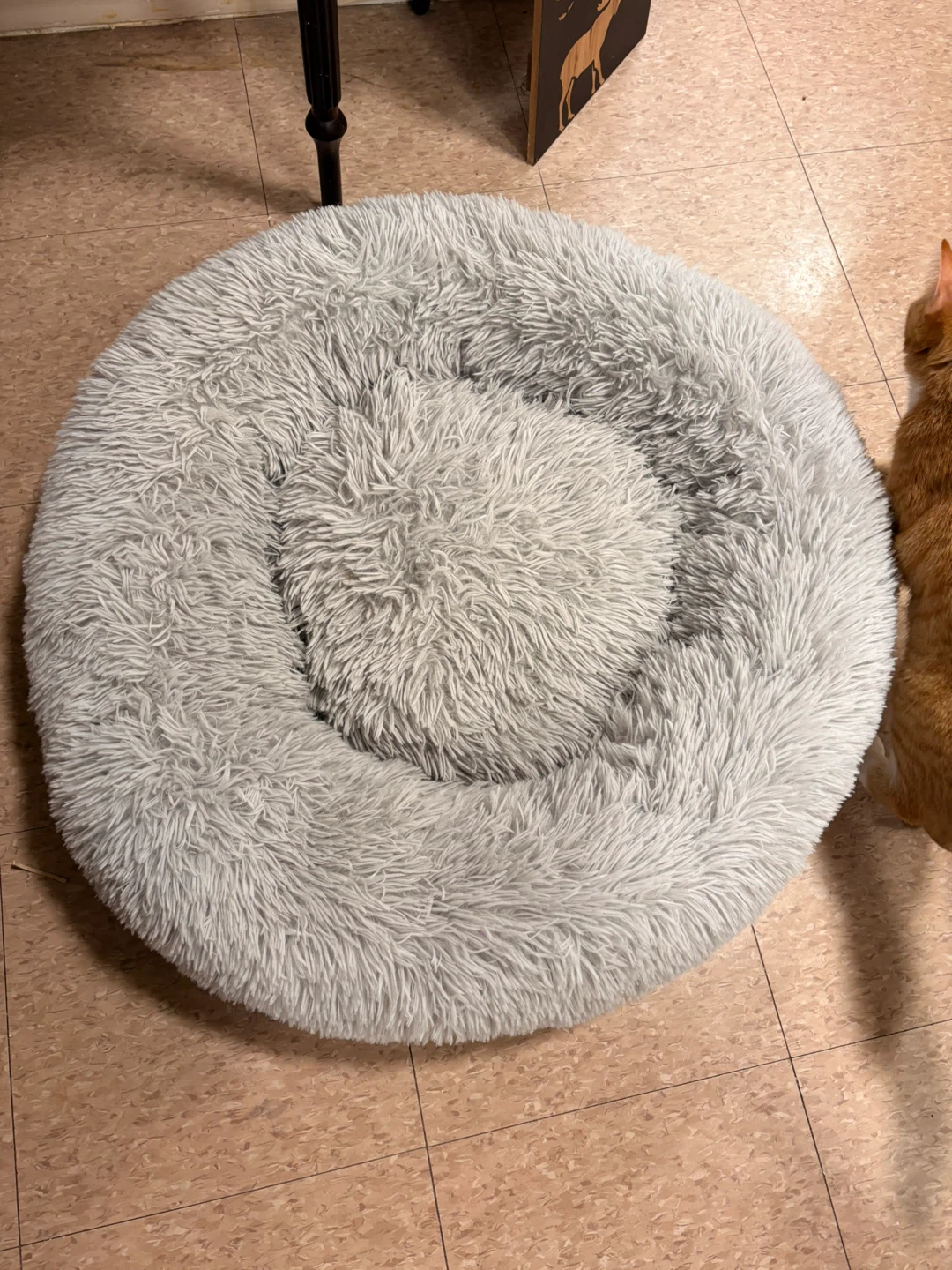 Round Fluffy Pet Bed - photo 2