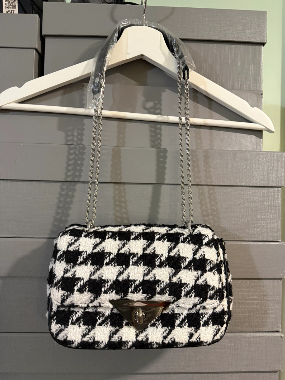 Chain Shoulder Bag